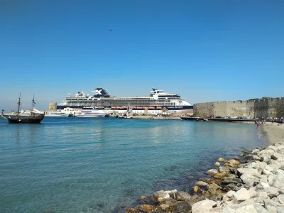Koliat - Ależ to jest olbrzymie bydle #statki #grecja #rodos #turystyka Celebrity Inf...