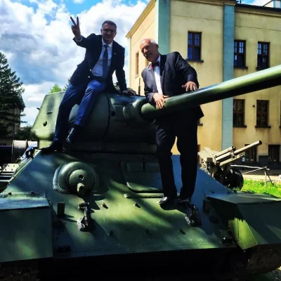 Bladi89 - Oho, Przemek chyba czołg kupił ( ͡° ͜ʖ ͡°)
#heheszki #polityka #korwin #jk...