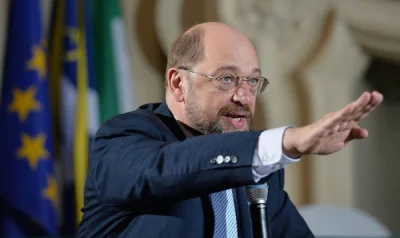 printf - A tutaj Martin Schulz pokazuje im w którą stronę maja się udać ( ͡° ͜ʖ ͡°)