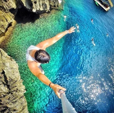 HaHard - Cliff jump

#hacontent #ciekawostki #fotografia