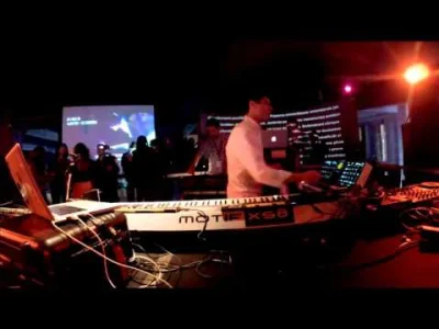 clintom - Francesco Tristano Boiler Room Paris x InFiné Live Set
#techno

Kolejny...