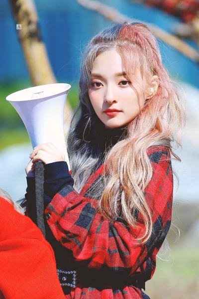 XKHYCCB2dX - #nagyung #fromis9
#koreanka