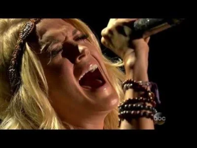 n.....n - Piosenkarka country - Carrie Underwood śpiewa sobie piosenkę Guns N' Roses,...