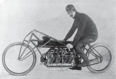 Zdejm_Kapelusz - Glenn Curtiss - jako pierwszy na świecie przekroczył motocyklem i to...