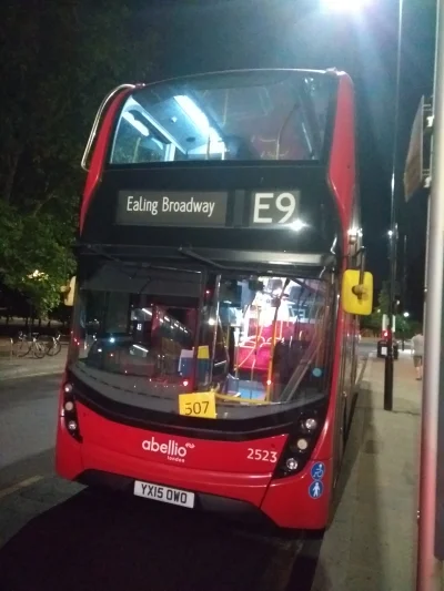 mleko3-2procent - Fajna pora na #!$%@? sobie autobusem. Drogi puste, aut malo, czasu ...