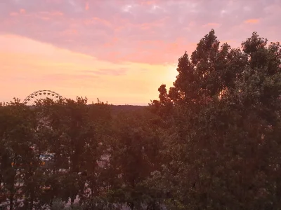 L.....a - Piękne wschody słońca w #katowice na Tysiącleciu.
Miłego dnia wszystkim. (｡...