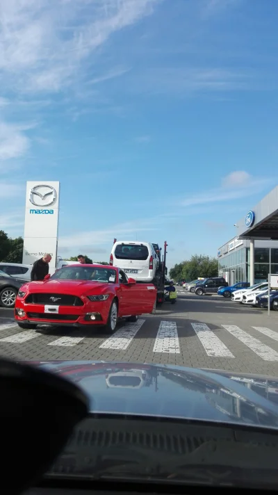 superduck - #takasytuacja Koleś oddaje swojego nowego Mustanga GT i zmienia go na now...