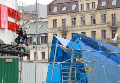 exponens - @darosoldier: Wejście do metra. Polska.