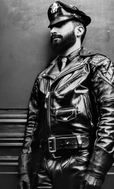 Lukardio - #ladnypan #leather #mrleather #leathermen