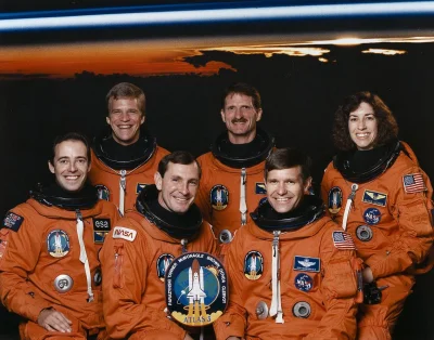 d.....4 - Załoga misji STS-66 (Atlantis):

- Jean-François Clervoy
- Scott Parazynski...