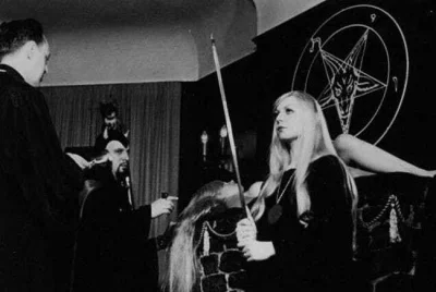 L.....s - #satanizm
#lavey
Kurrrła kiedys to było