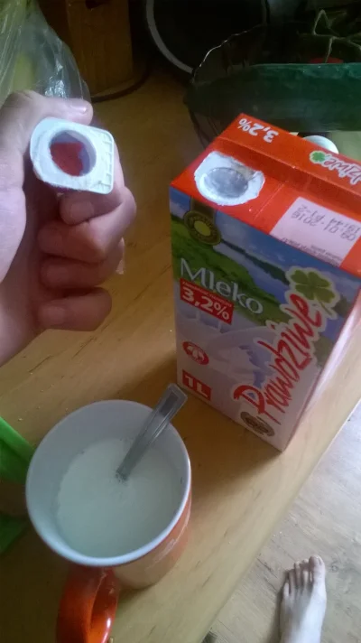 Etykieta - I już wiem że cały dzień będzie do dupy ( ͡° ʖ̯ ͡°) 
#dziendobry #mleko
