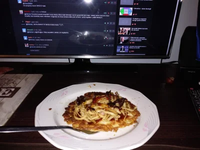 Chrystus - Okonomiyaki z yakisobą, czyli z przysmażanym w woku makaronem, warzywami, ...