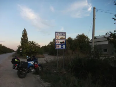 stediuk - @karolkopanko: Byłem tam w 2012 roku na motocyklu z narzeczoną.
Krótko:
Z...