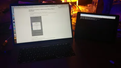e_mati - Damn, iPad jako drugi monitor do lapka. Idealny setup na hackathony i jakieś...