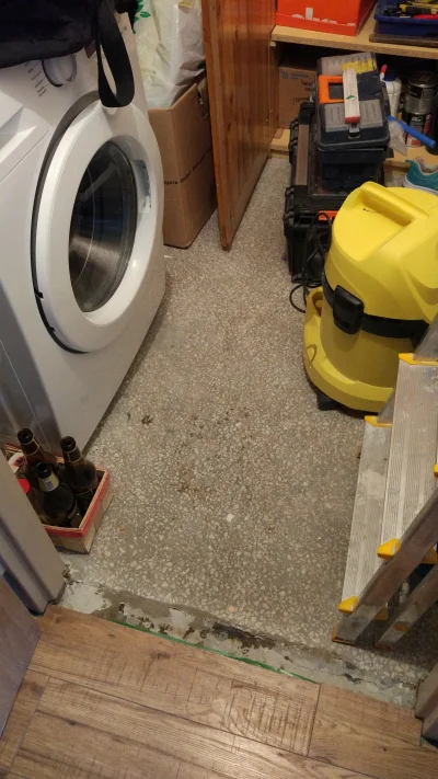 sprayy - Mirki
w pralnio - komórce na podłodze mam stare dobre lastryko z lat 90tych...