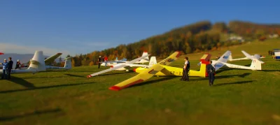 airfield_ops - Góra Żar i jesienna fala = dużo szybowców! 
 
#lotnictwo #szybowce #...
