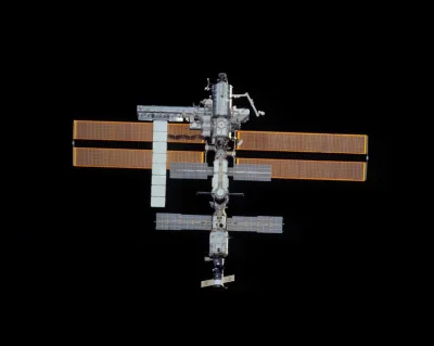 d.....4 - ISS sfotografowana w 2002 roku z pokładu STS-113 (Endeavour) 

#kosmos #nas...