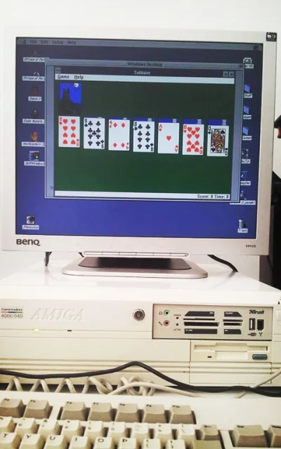 arti040 - #retrocomputing #amiga #gimbynieznajo 
Amiga 4000 emulująca Macintosha Qua...