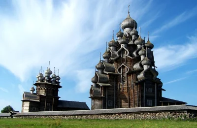 p4ws - W Rosji (choć teraz lepiej o nich nie pisać) też jest fajny drewniany kościół....