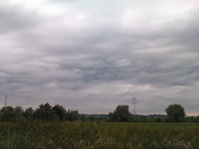 k.....a - Poznań, 31 lipca zeszłego roku, około 7:45. Ten rodzaj chmur to wcale nie a...