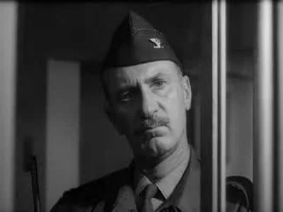 pyzdek - Jedna z lepszych sekwencji w tym filmie - gdy Sellers w roli kpt. Mandrake'a...