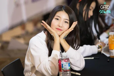 K.....o - #sowon #gfriend 
#koreanka