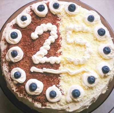 oszty - Mój pierwszy w życiu samodzielnie zrobiony tort ʕ•ᴥ•ʔ W sam raz na moje 25. u...