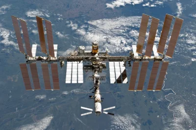 yolantarutowicz - Fajnie, że nie zabrakło ISS ( ͡° ͜ʖ ͡°)

Jej rozmiary to 110 m x ...