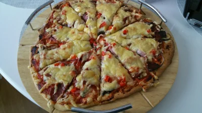 PMV_Norway - #gotujzwykopem #pizza #domowejedzenie
No i żona znów zaskoczyła 
Pieczon...