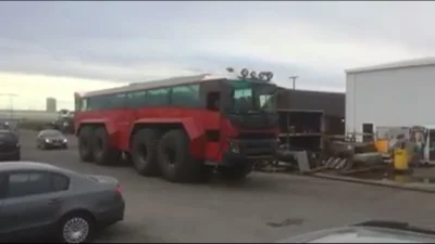 EYJAN - Islandzka myśl techniczna - autobus na 48" kołach. :)
Video: https://m.facebo...