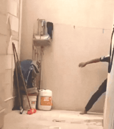 Dibhala - run boy run (ʘ‿ʘ)
#czarnyhumor #heheszki #gif