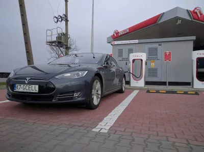 SwiatBaterii - Pierwszy #Supercharger od #Tesla w Polsce już działa! :)

SPOILER

...