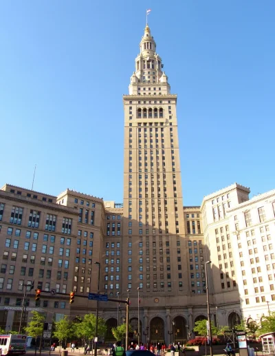 tylko_grzanki - Na widok PKiN mówi, że czuje się jak w domu bo pochodzi z Cleveland.
...