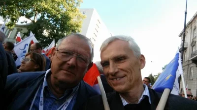 PrawaRekaKorwina - Marcin Święcicki (PO) z Adam Michnik na marszu KODu

24 września...