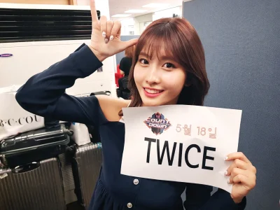 XKHYCCB2dX - #momo #twice 
#koreanka #japonka