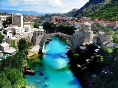 Zdejm_Kapelusz - XVI - wieczny most w miejscowości Mostar w Bośni.

#azylboners #fo...