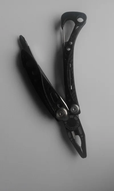 gaspilleur - Mireczki tylko dla was Multitool Leatherman Skeletool CX za 200zł, sam u...