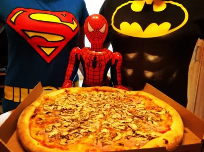 kriss2005r - Pizza z Przyjaciółmi ! #foodporn #spiderman #superman #batman