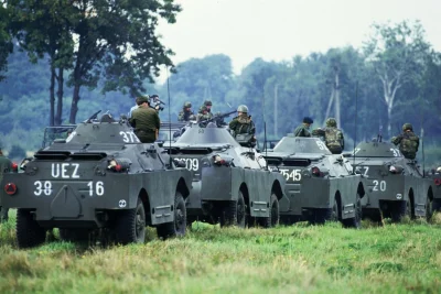 Cender - Takistańska brygada piechoty zmotoryzowanej na pojazdach typu BRDM-2 w kontr...