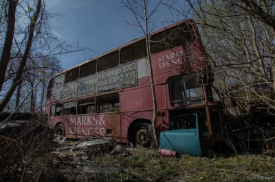 nightmeen - Świetna miejscówka, uwielbiam takie klimaty :) Tyle autobusów w jednym mi...