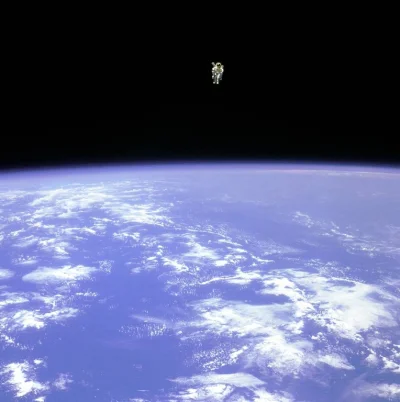zielony_dm - 8 lutego 1984 miał miejsce pierwszy swobodny spacer w kosmosie. Pamiątką...
