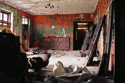 szymcar - Opuszczone kino ,,Uciecha'' w Czeladzi
#czeladz #zaglebie #urbex #architek...