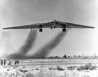 myrmekochoria - Northrop YB-49 startuje z Northrop Field w Hawthorne, USA 1947 rok

...