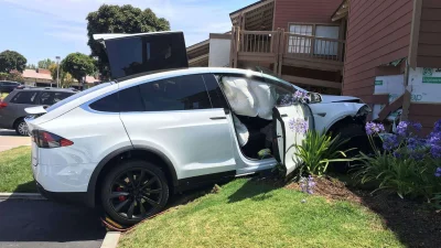 PremiumMotopl - A Tesla Model X owner in California is saying that his almost brand-n...