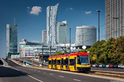 BaronAlvon_PuciPusia - >Warszawa, ul. Chałubińskiego. Big city life. Złapanie tu tram...