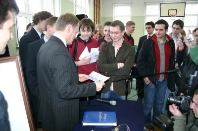 d.....s - Rok ok 2004/2005, Donald #Tusk wizytuje moją szkołę (XIII LO w #szczecin - ...