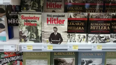 wujeklistonosza - W Bydgoskim Tesco bardzo ciekawe książki mają 

#ksiazki #hitler #h...