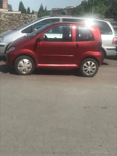 w.....u - Przed chwilą na biedronkę zajechał typ tym wynalazkiem z zimnym łokciem i d...