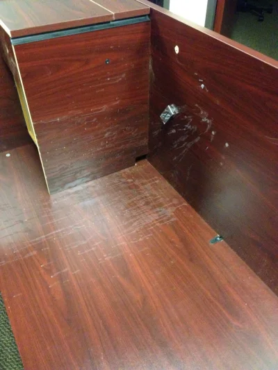 uabit - @Obserwatorzramienia_ONZ: a zagladales pod biurko?
